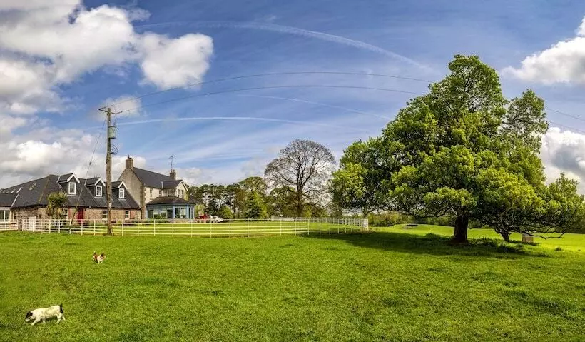 Majatalo Boyne View House