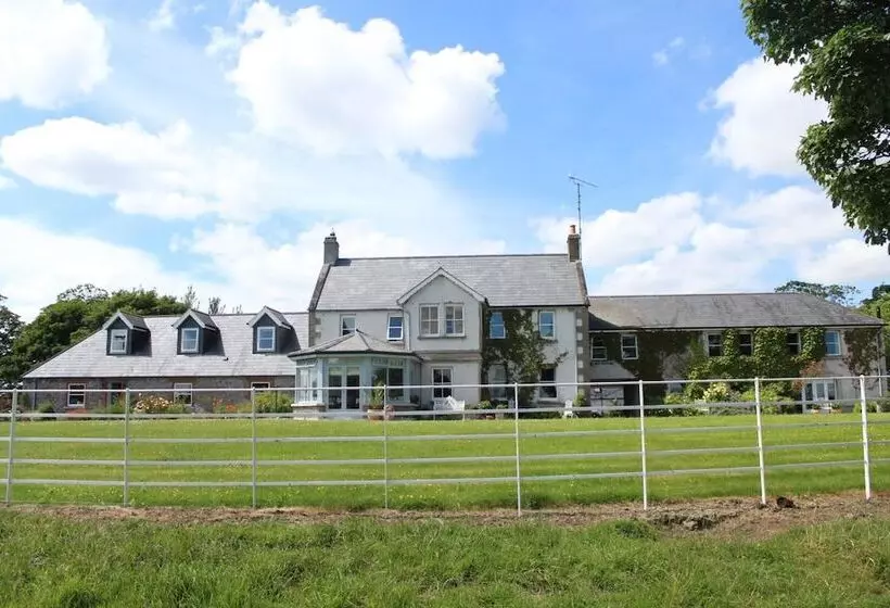 Majatalo Boyne View House