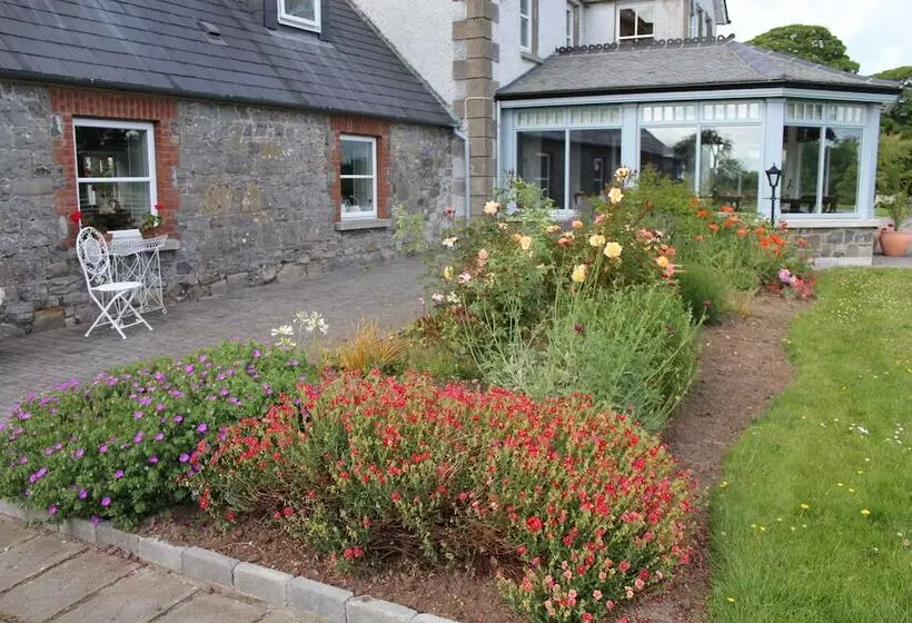 Majatalo Boyne View House