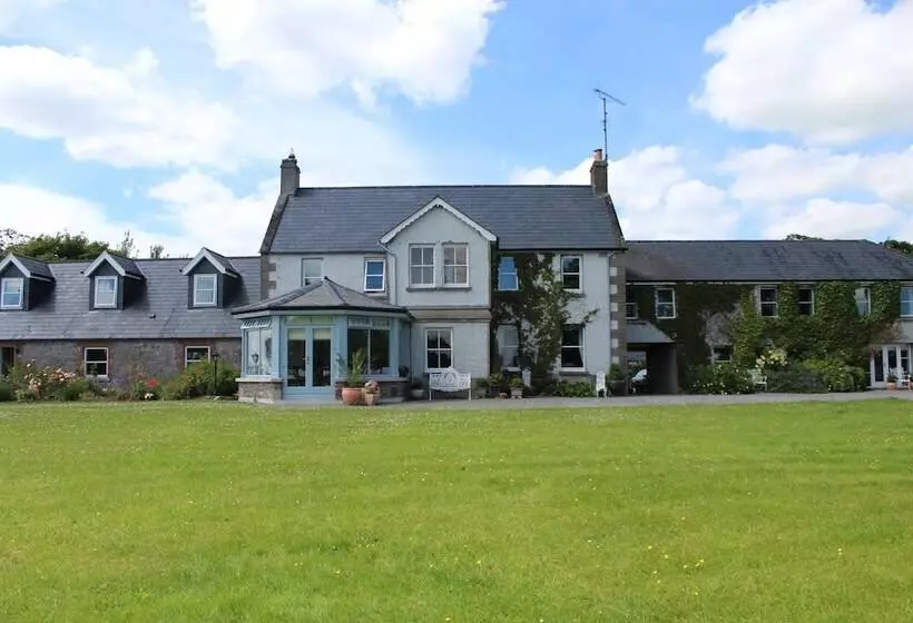 Majatalo Boyne View House