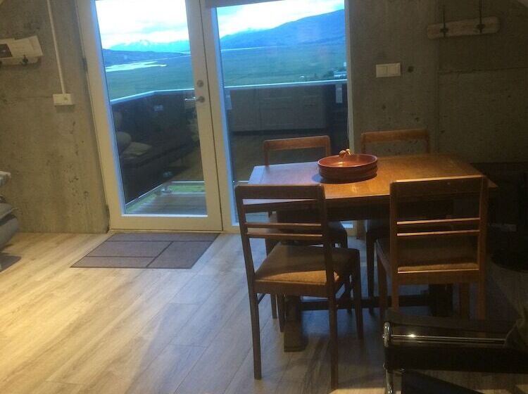 پانسیون Brúnir