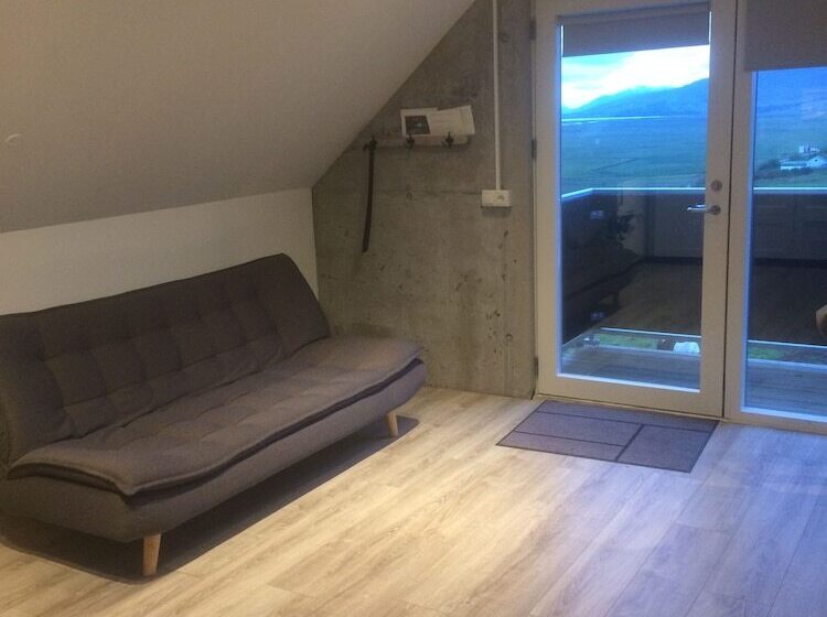 پانسیون Brúnir