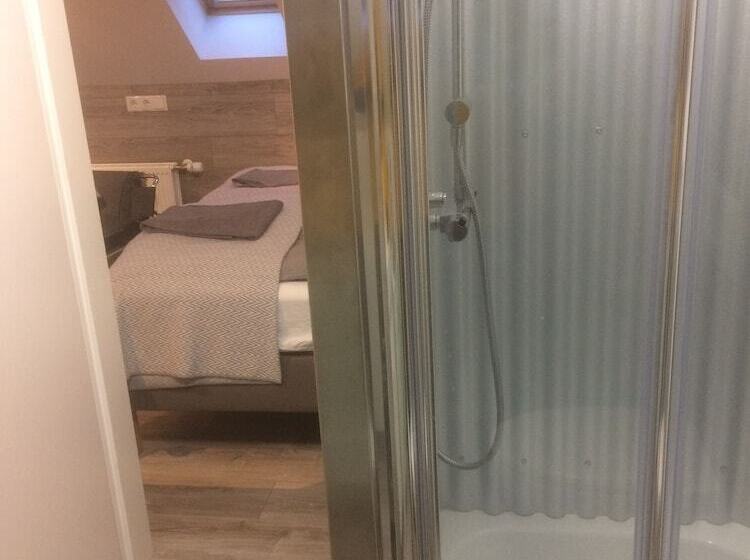 پانسیون Brúnir