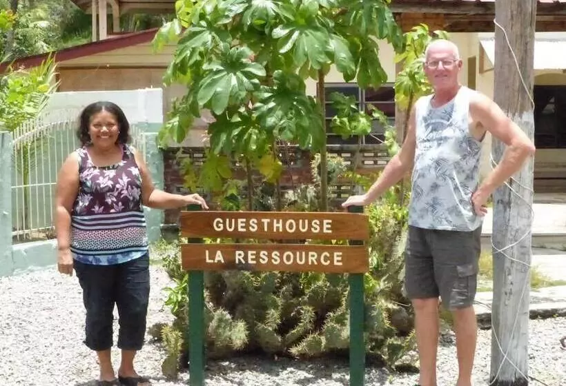 ペンション Guesthouse La Ressource