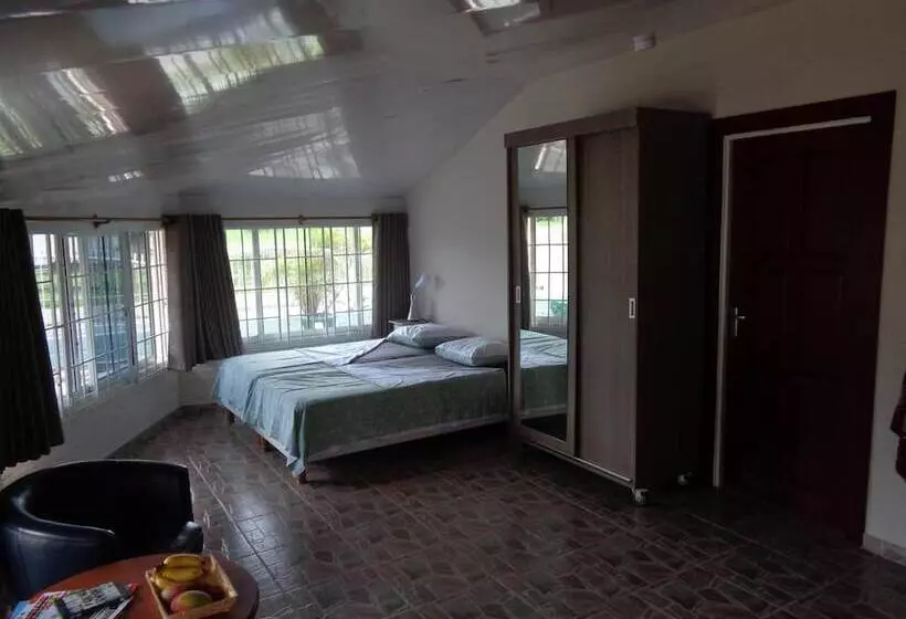 ペンション Guesthouse La Ressource