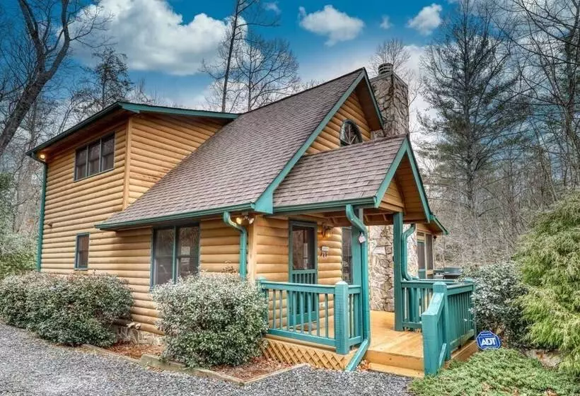 Lucilles Creekside Hideaway