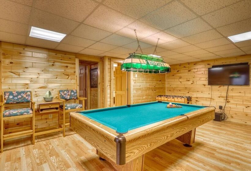 Lucilles Creekside Hideaway