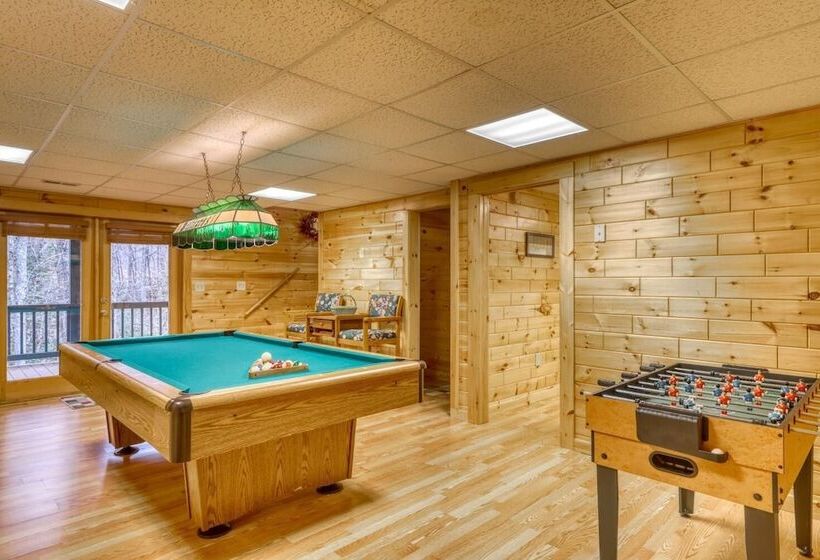 Lucilles Creekside Hideaway