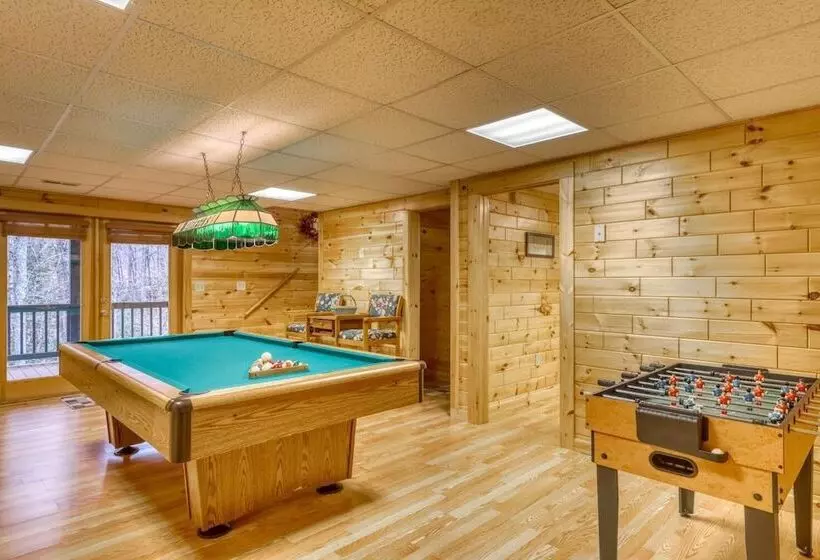 Lucilles Creekside Hideaway