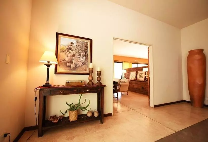 ペンション Chañarmuyo Casa De Huéspedes