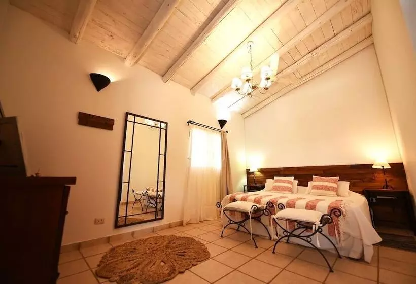 ペンション Chañarmuyo Casa De Huéspedes