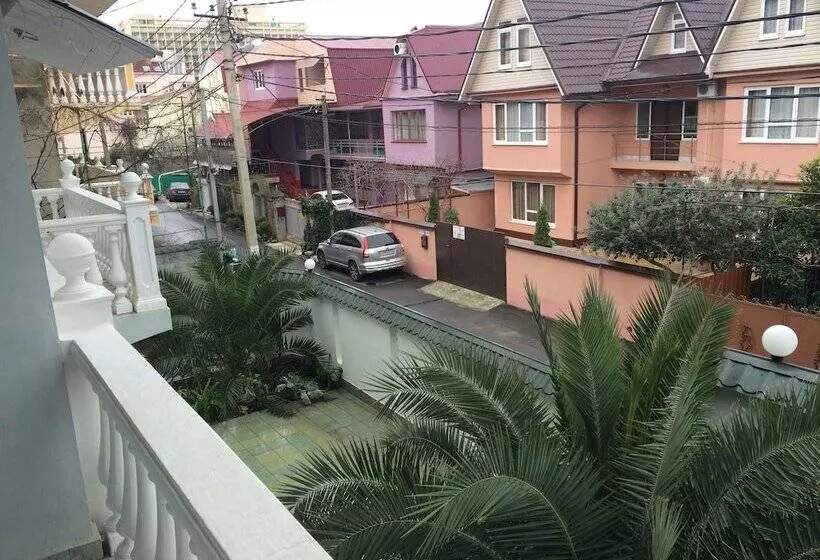 Majatalo Lazur Guest House