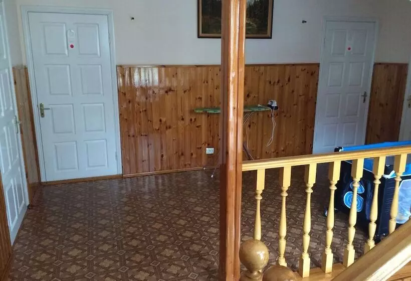 Majatalo Lazur Guest House