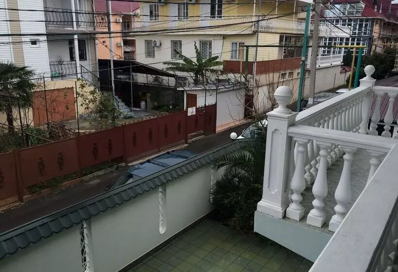 Majatalo Lazur Guest House