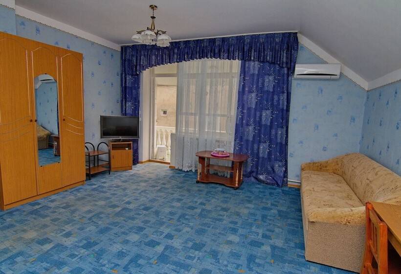 פנסיון Lazur Guest House