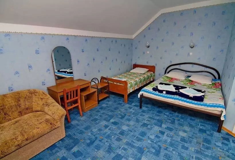 Majatalo Lazur Guest House