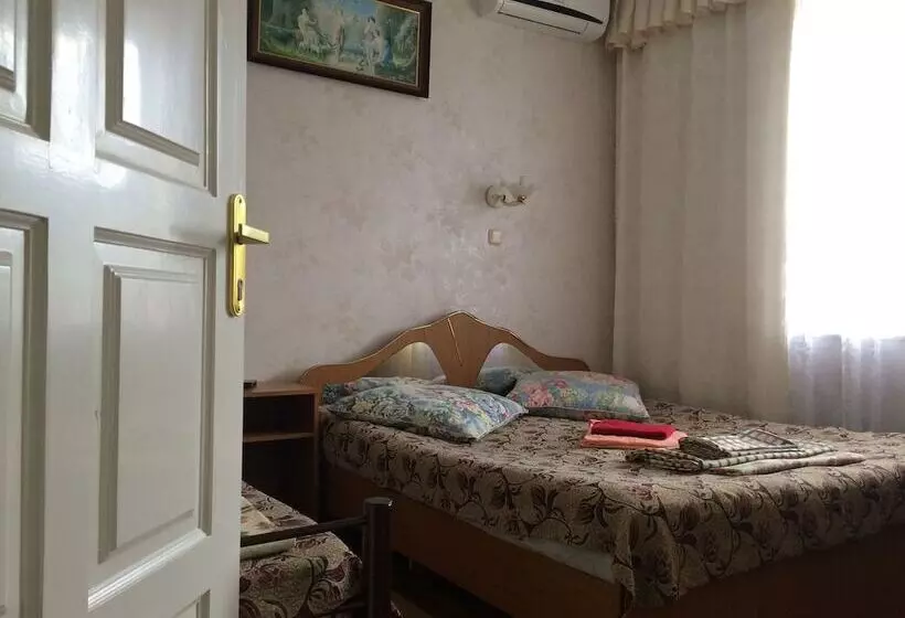 Majatalo Lazur Guest House