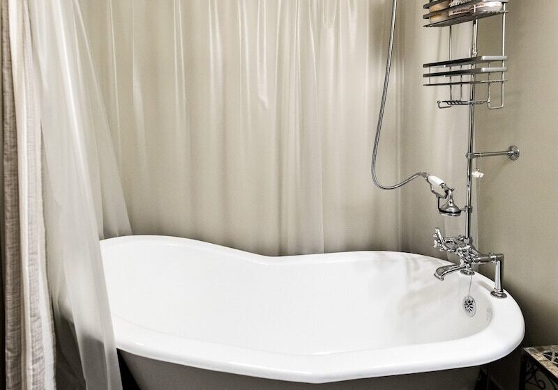 Пансион The Stone House Inn