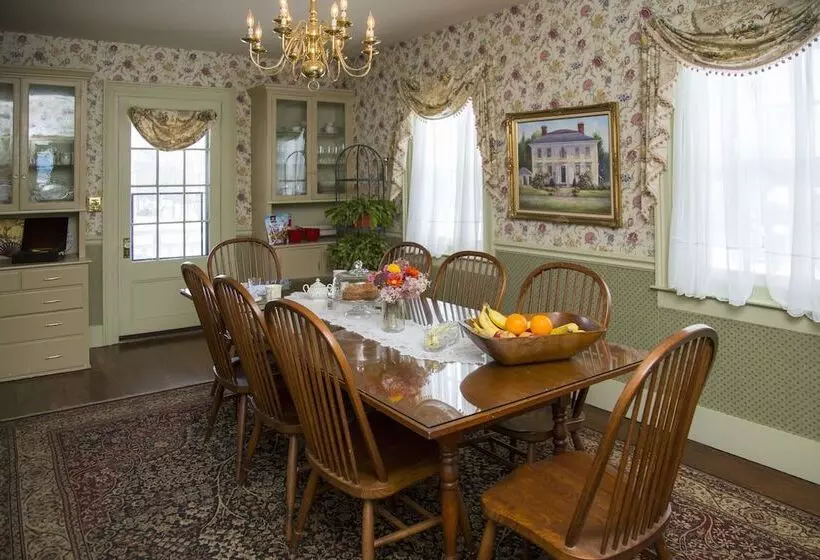 Aamiaismajoitus (B&B) Daniel Stebbins House