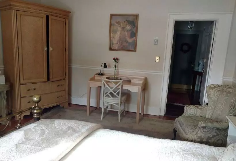 Aamiaismajoitus (B&B) Daniel Stebbins House