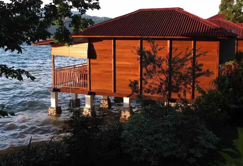 Aamiaismajoitus (B&B) Froggies Divers Lembeh