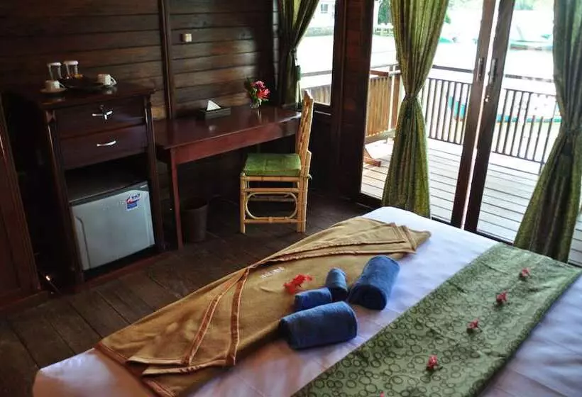 Aamiaismajoitus (B&B) Froggies Divers Lembeh