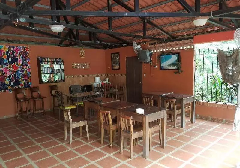 Aamiaismajoitus (B&B) Regenerate Wellness Center At Villas Escondidas