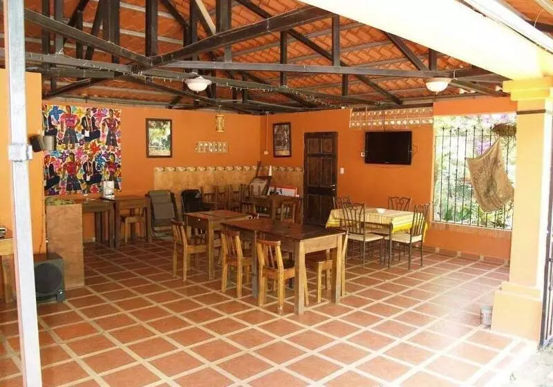 Aamiaismajoitus (B&B) Regenerate Wellness Center At Villas Escondidas