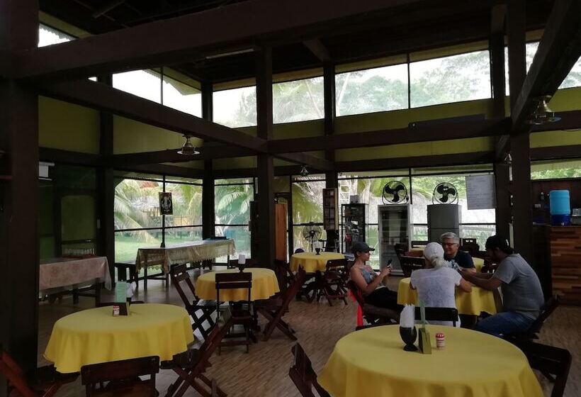 Отель Amazon Wonder Expeditions