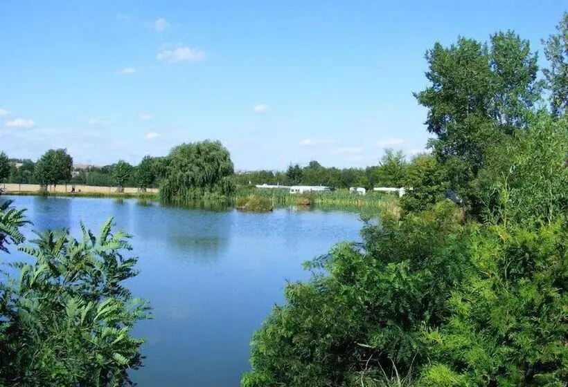 Hotelli Campingplatz Am Hünstein