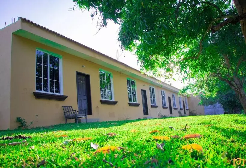 هتل Grand Caporal