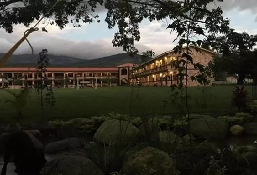 هتل Grand Caporal