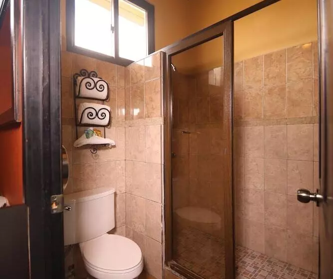 هتل Grand Caporal