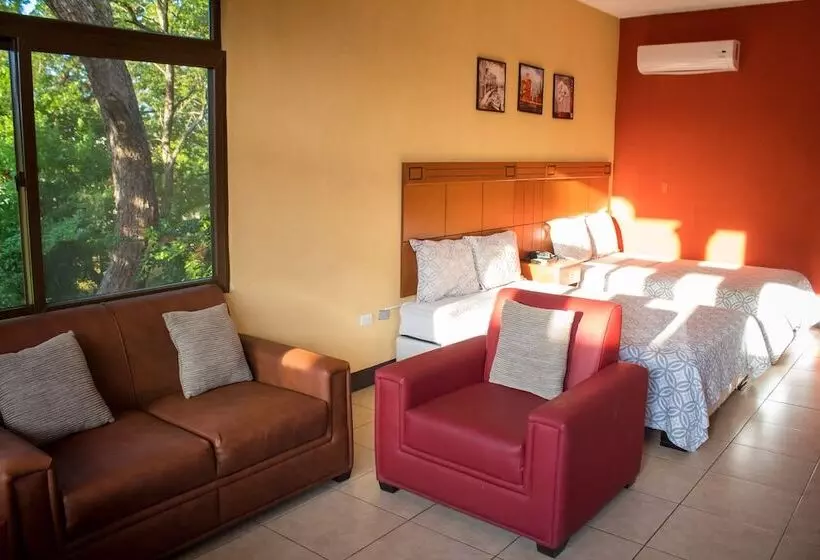 هتل Grand Caporal