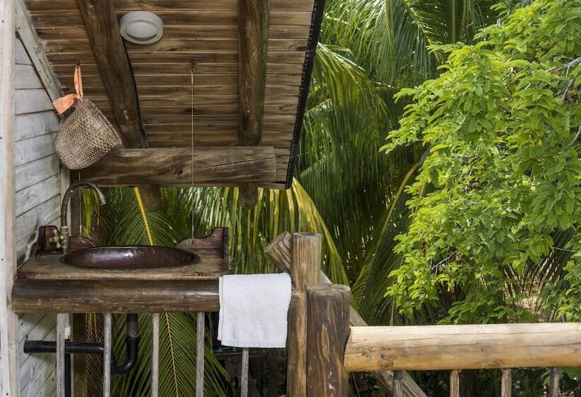 Отель Playa Manglares Isla Barú