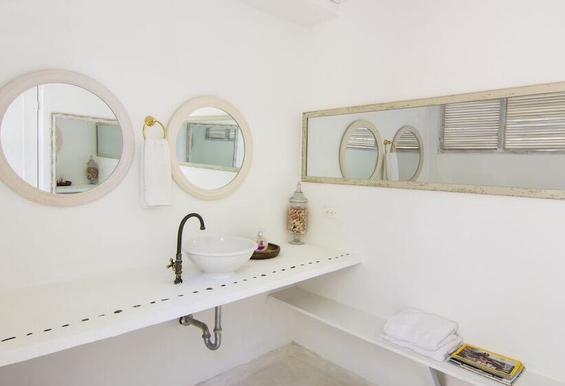 Отель Playa Manglares Isla Barú