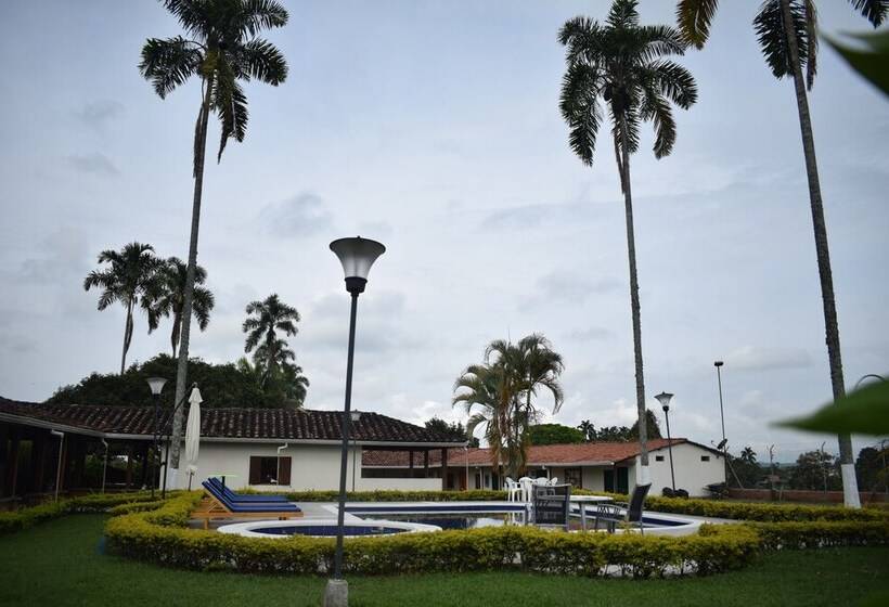 膳宿费 Kamal Country House