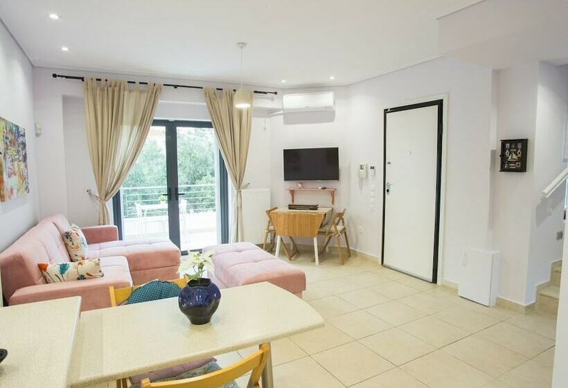 Porto Rafti View By Akroploron