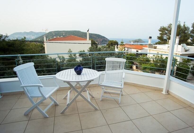 Porto Rafti View By Akroploron