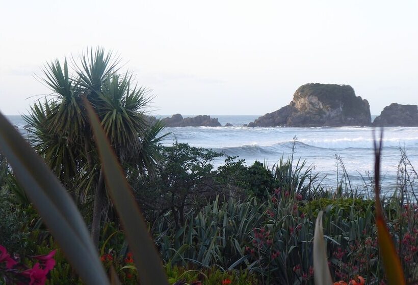 리조트 The Bay House Beachfront Accommodation