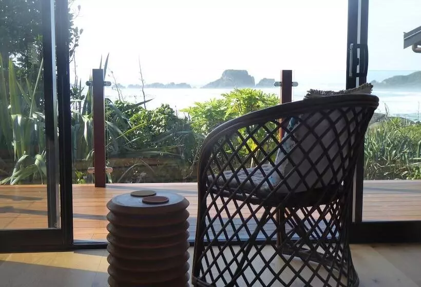 Lomakeskus The Bay House Beachfront Accommodation