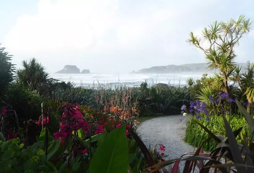 Lomakeskus The Bay House Beachfront Accommodation