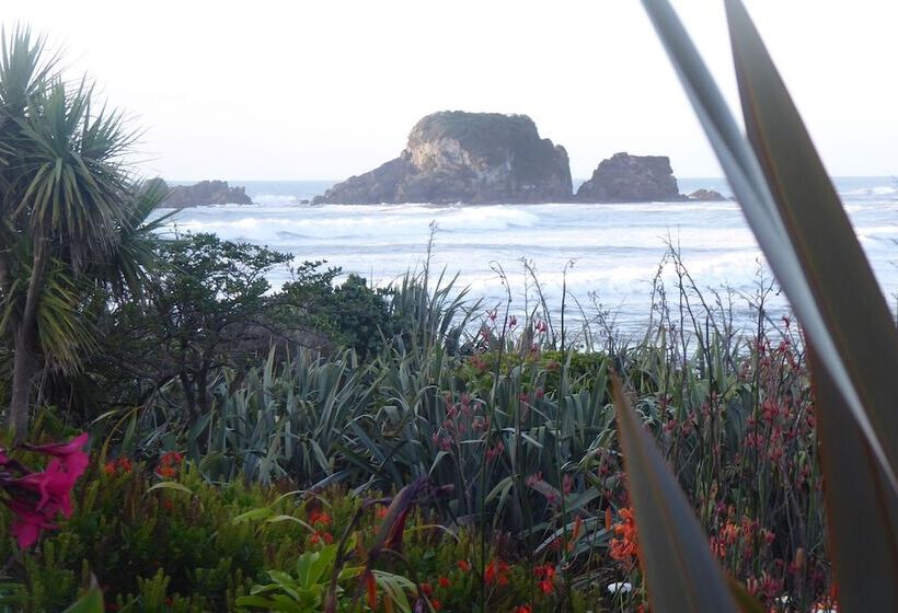 리조트 The Bay House Beachfront Accommodation