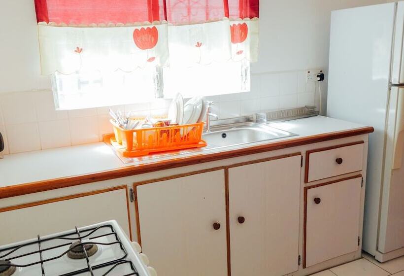 Scraper S Guest House