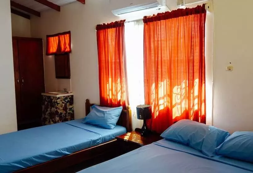 Scraper S Guest House