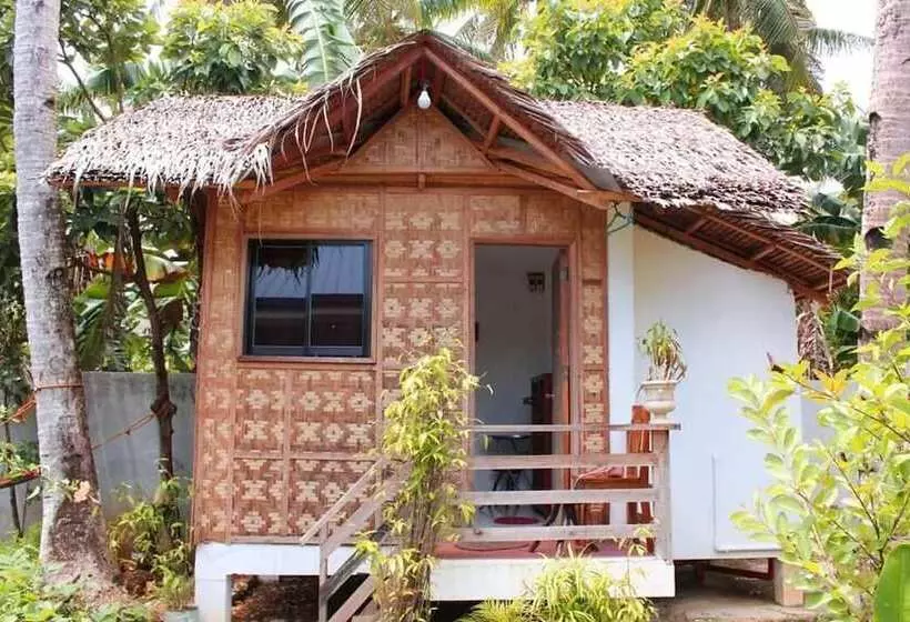 Isla Haruhay Homestay   Hostel