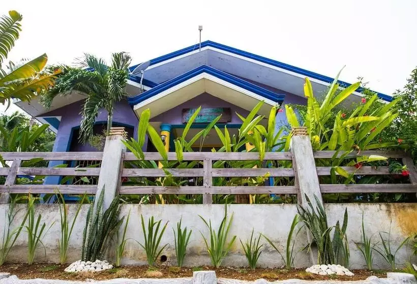 Isla Haruhay Homestay   Hostel