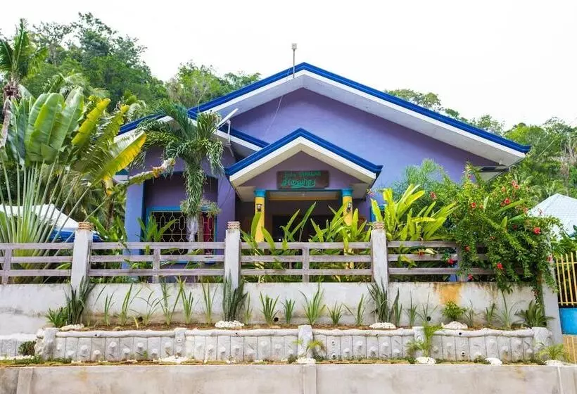 Isla Haruhay Homestay   Hostel