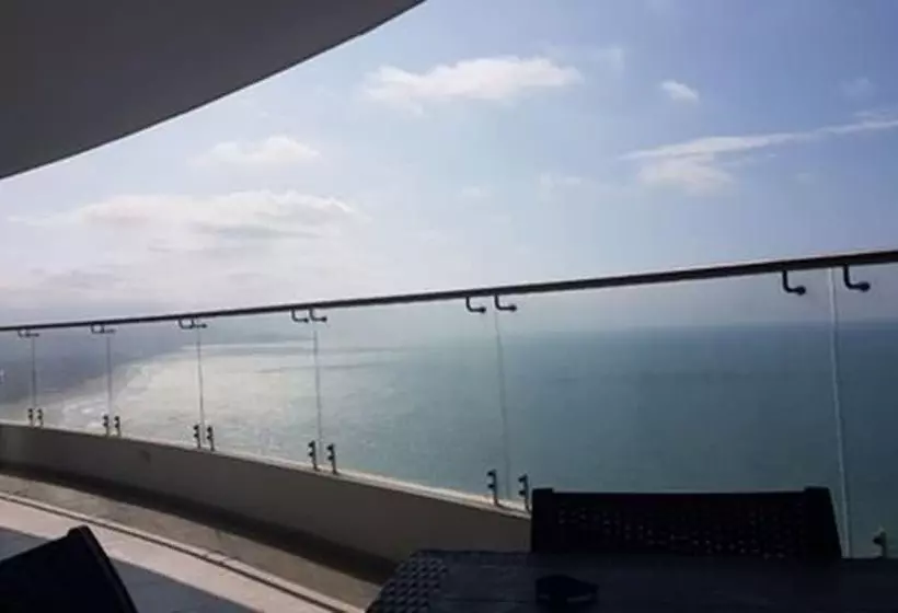 Grand Diamond Beach