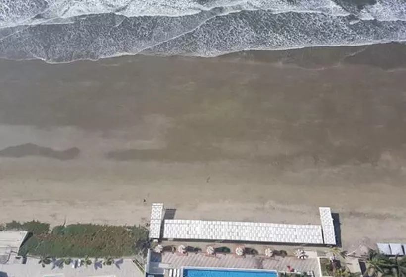 Grand Diamond Beach